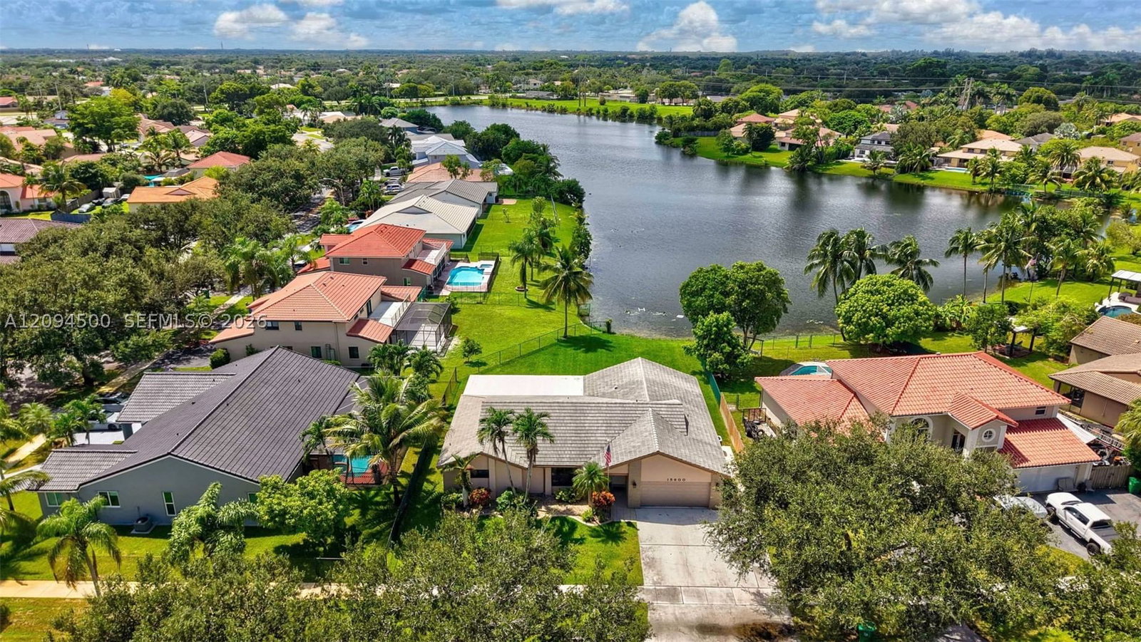 Real estate property located at 15600 Huntridge Rd, Broward, Hawkes Bluff, Davie, FL