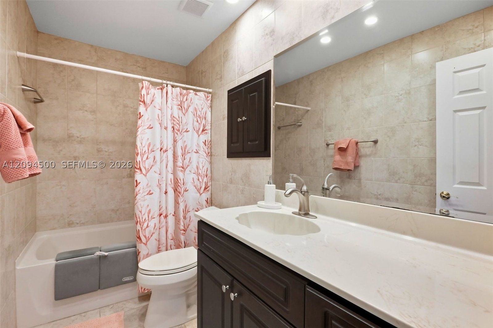 Real estate property located at 15600 Huntridge Rd, Broward, Hawkes Bluff, Davie, FL