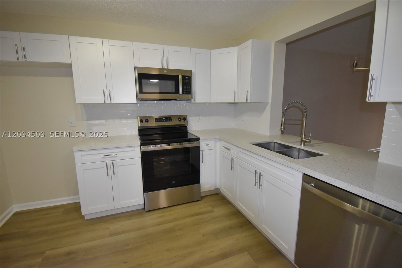 Real estate property located at 8592 Sunrise Blvd #303, Broward, Jacaranda Heights Condo, Plantation, FL