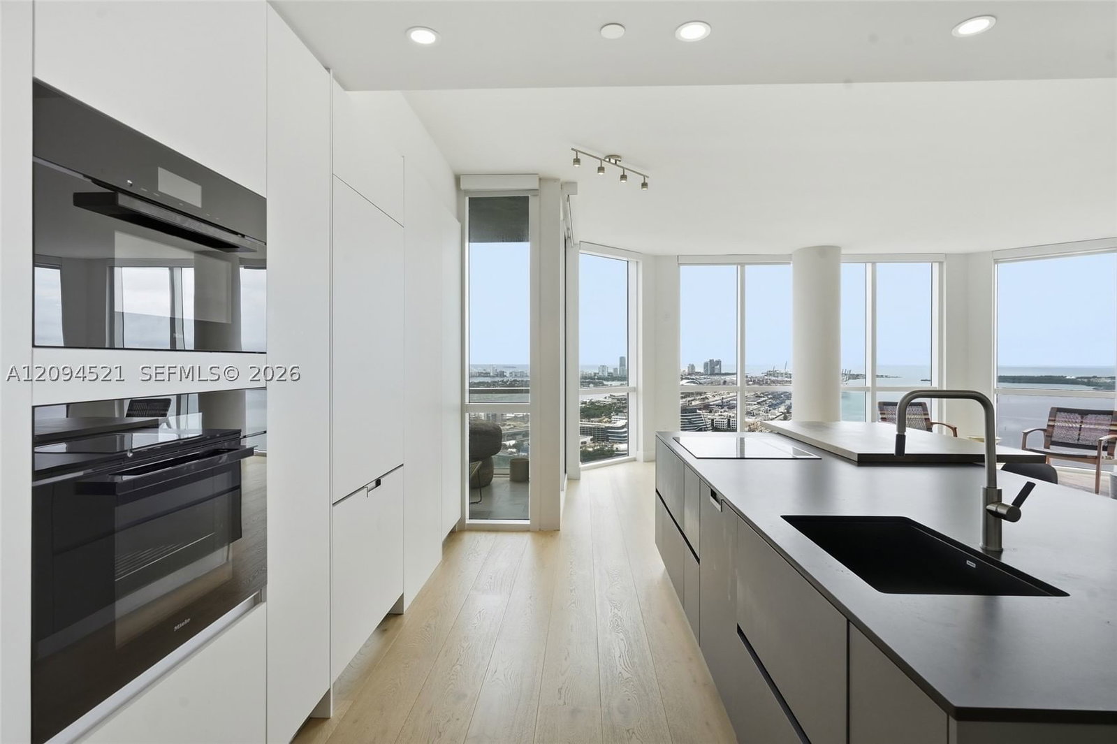 Real estate property located at 244 Biscayne Blvd #4103, Miami-dade, Vizcayne North Condo, Miami, FL