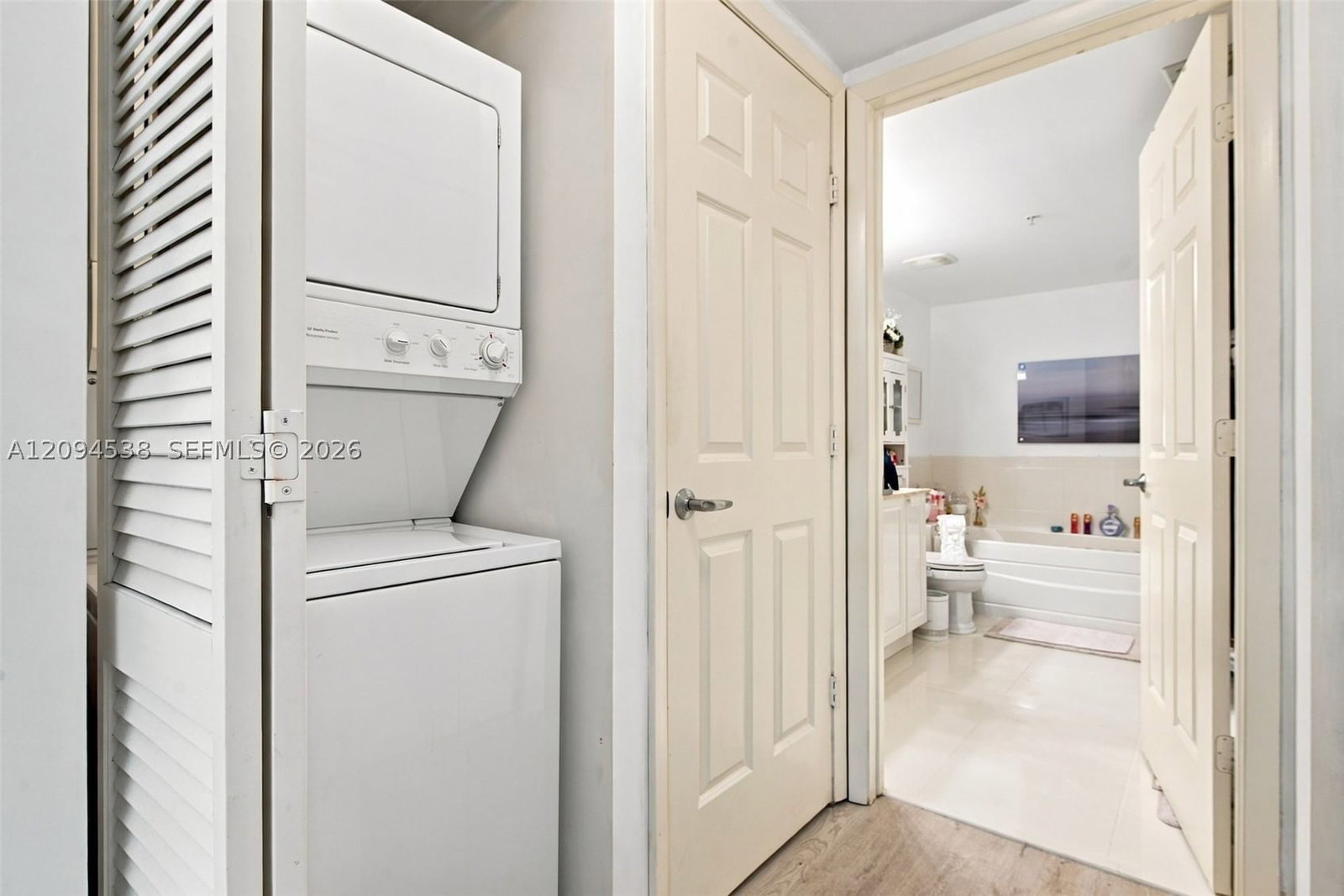 Real estate property located at 55 Merrick Way #520, Miami-dade, 55 Merrick Condo, Coral Gables, FL