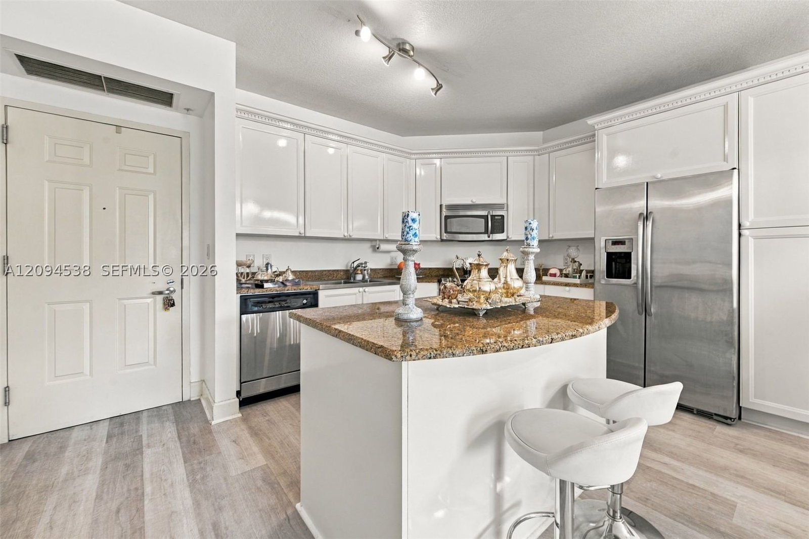 Real estate property located at 55 Merrick Way #520, Miami-dade, 55 Merrick Condo, Coral Gables, FL