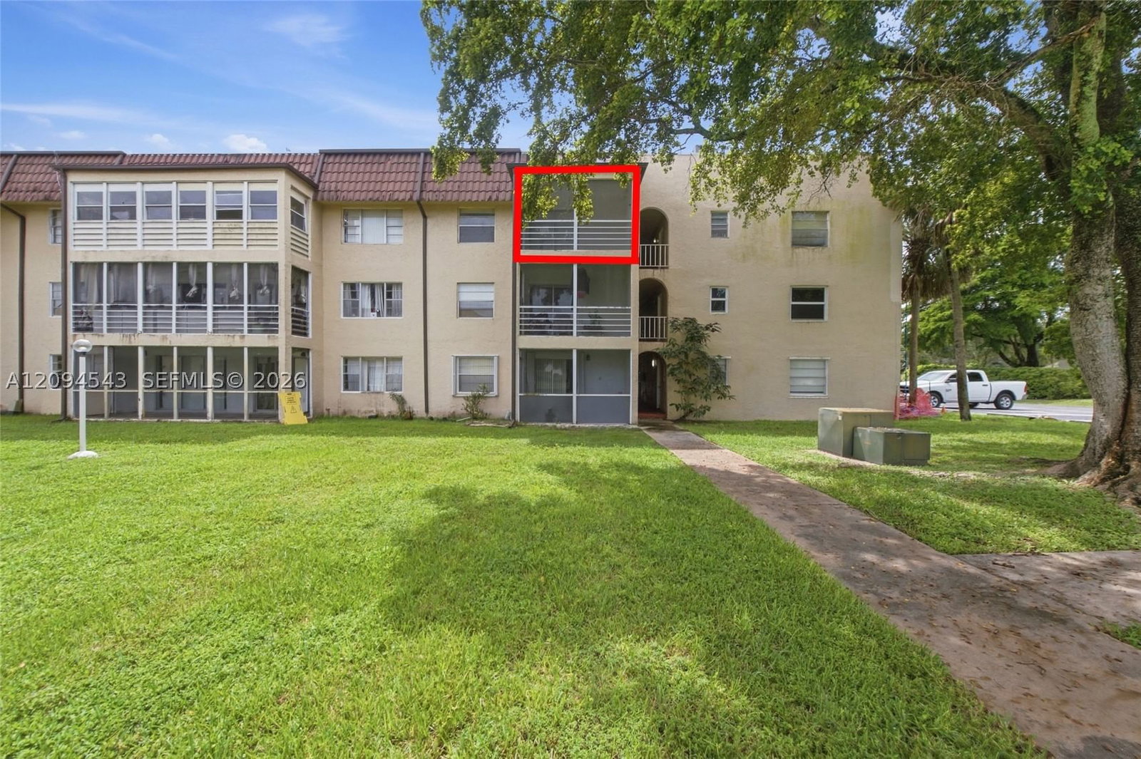 Real estate property located at 2700 Riverside Dr #302-B, Broward, Coral Gardens Condo, Coral Springs, FL
