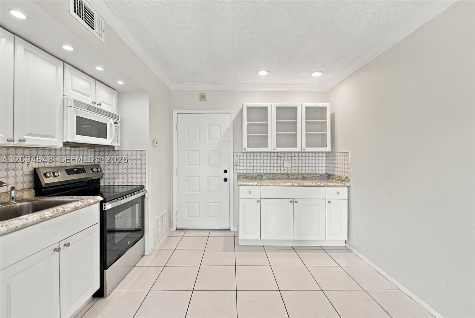 Real estate property located at 2700 Riverside Dr #302-B, Broward, Coral Gardens Condo, Coral Springs, FL