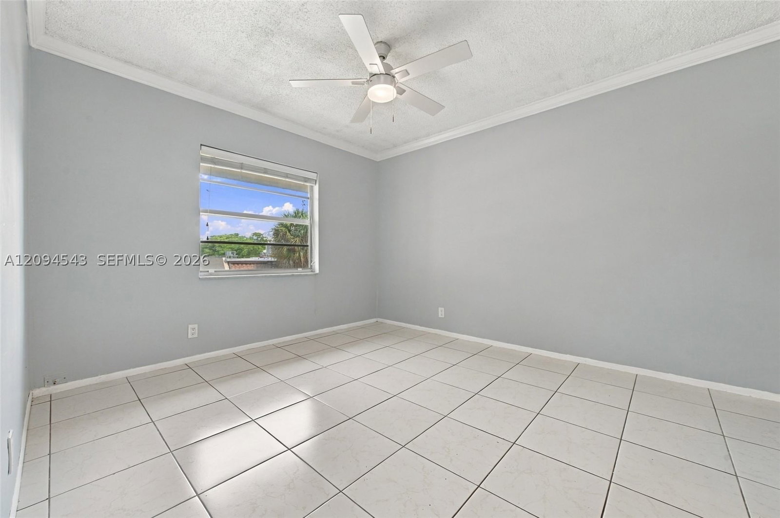 Real estate property located at 2700 Riverside Dr #302-B, Broward, Coral Gardens Condo, Coral Springs, FL