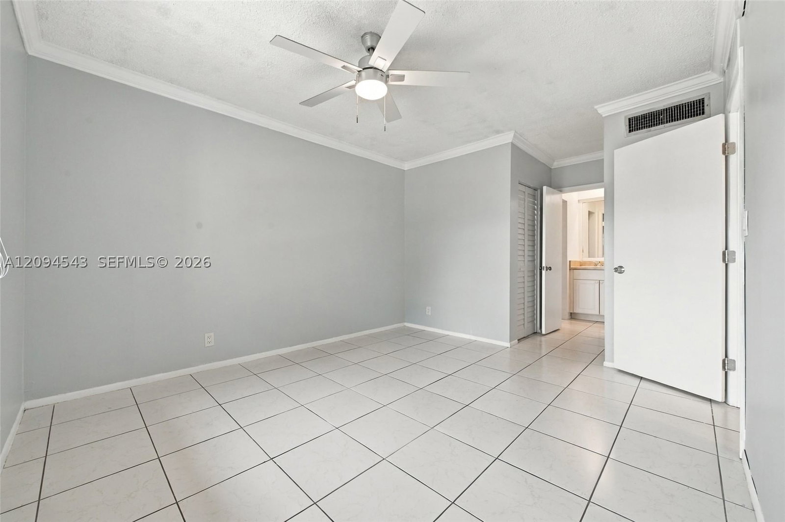 Real estate property located at 2700 Riverside Dr #302-B, Broward, Coral Gardens Condo, Coral Springs, FL
