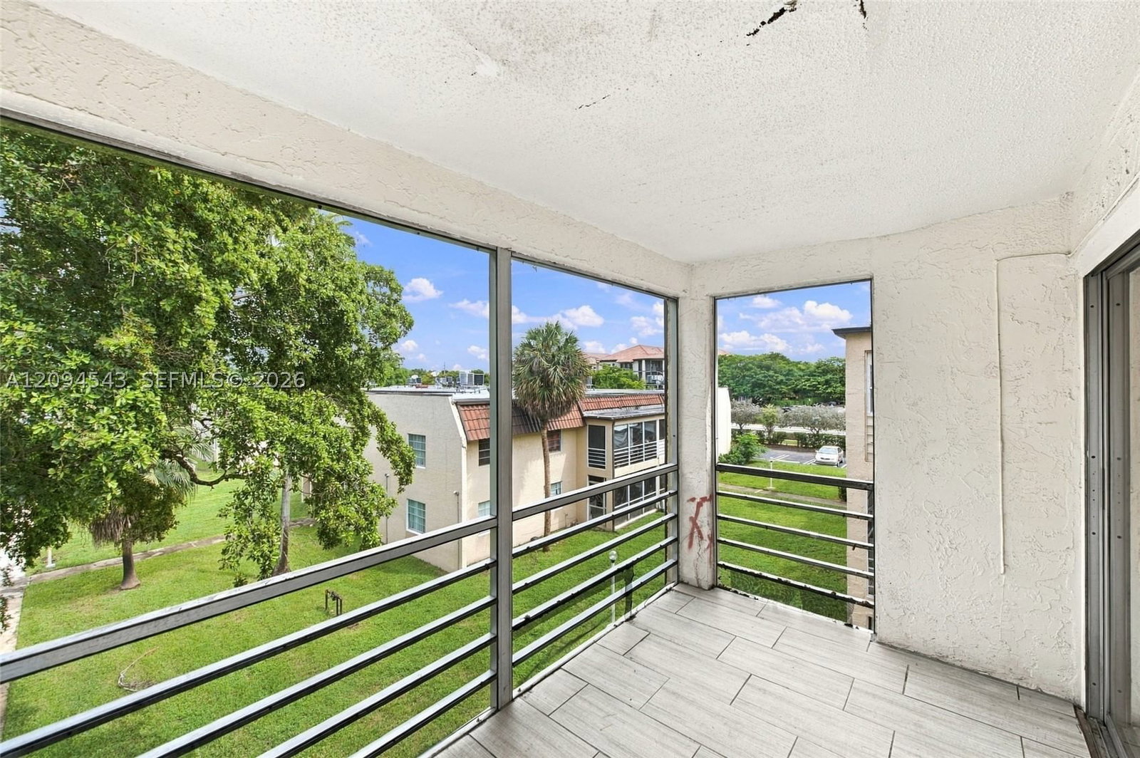 Real estate property located at 2700 Riverside Dr #302-B, Broward, Coral Gardens Condo, Coral Springs, FL