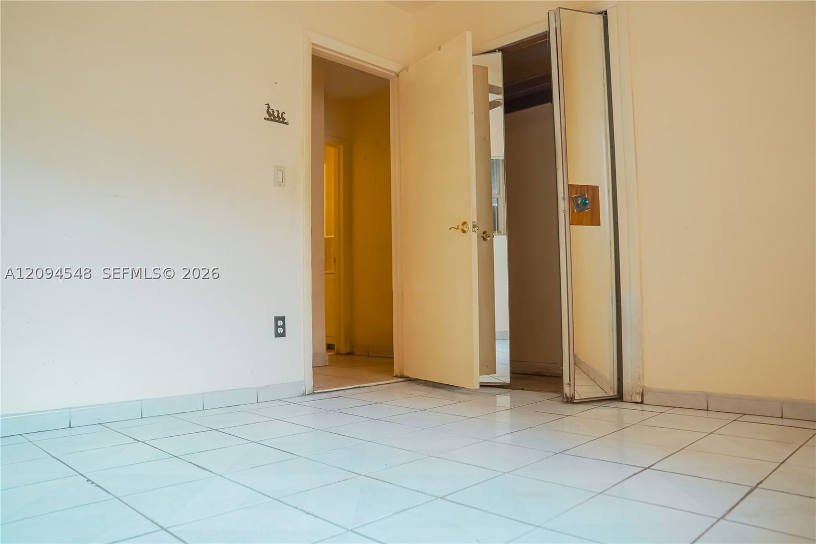 Real estate property located at 1230 35th St, Miami-dade, Castle Estates, Hialeah, FL
