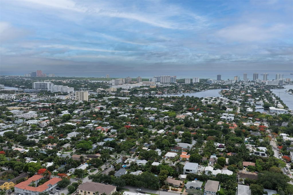 Real estate property located at 611 14th Ave #103, Broward, Park Court Condo, Fort Lauderdale, FL