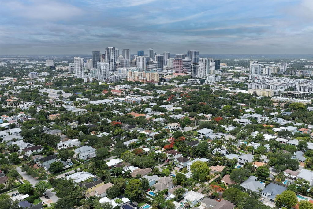 Real estate property located at 611 14th Ave #103, Broward, Park Court Condo, Fort Lauderdale, FL