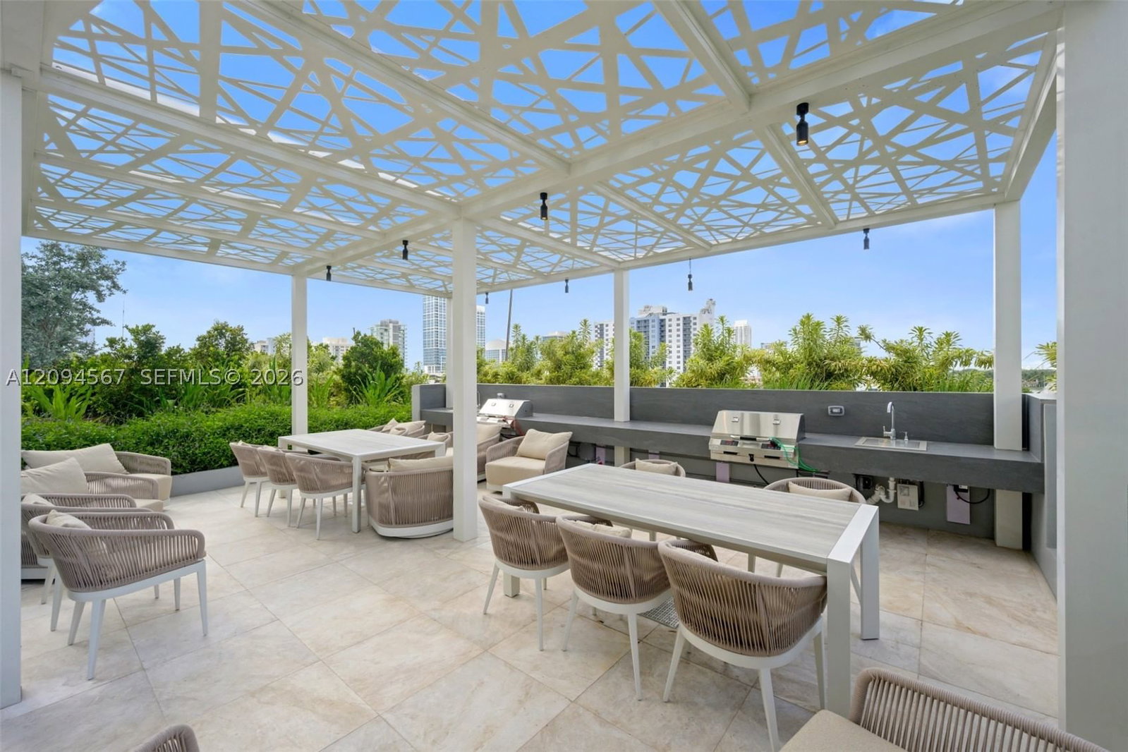 Real estate property located at 580 72nd St #611, Miami-dade, 580 72nd Street Condo, Miami Beach, FL