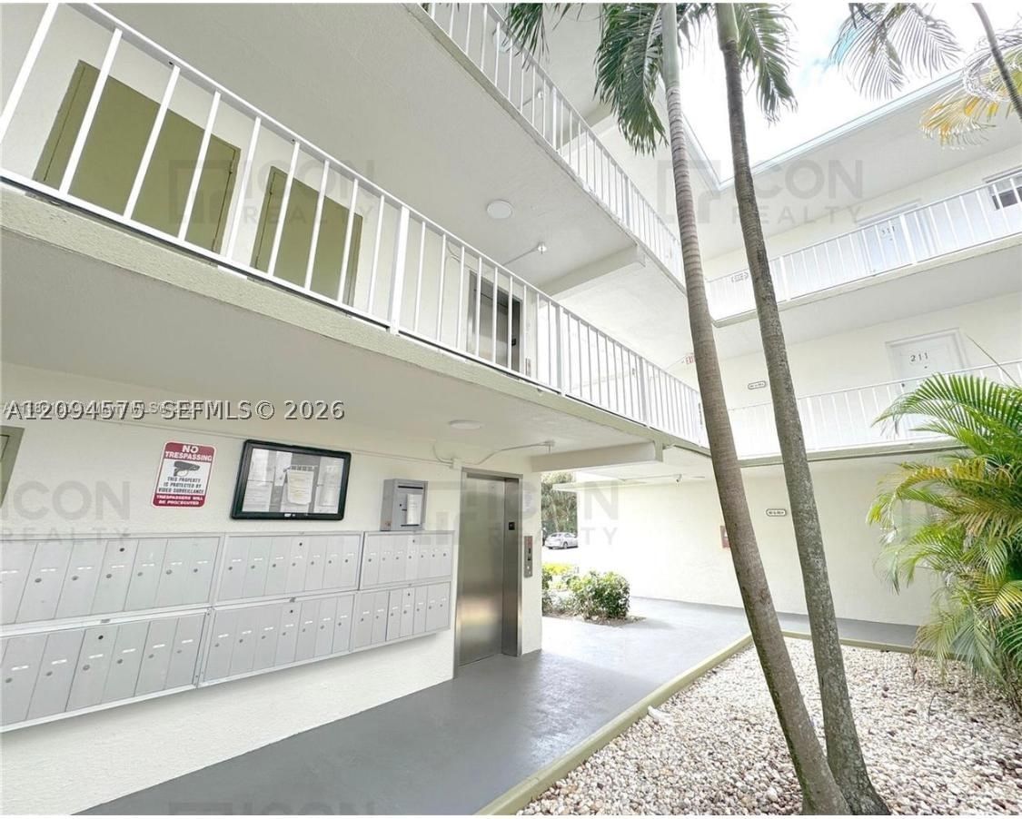 Real estate property located at 4205 University Dr #212, Broward, Springcrest Condo, Sunrise, FL