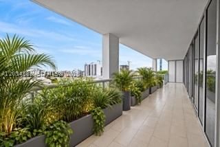 Real estate property located at 6799 Collins Ave #606, Miami-dade, South Carillon Beach Cond, Miami Beach, FL