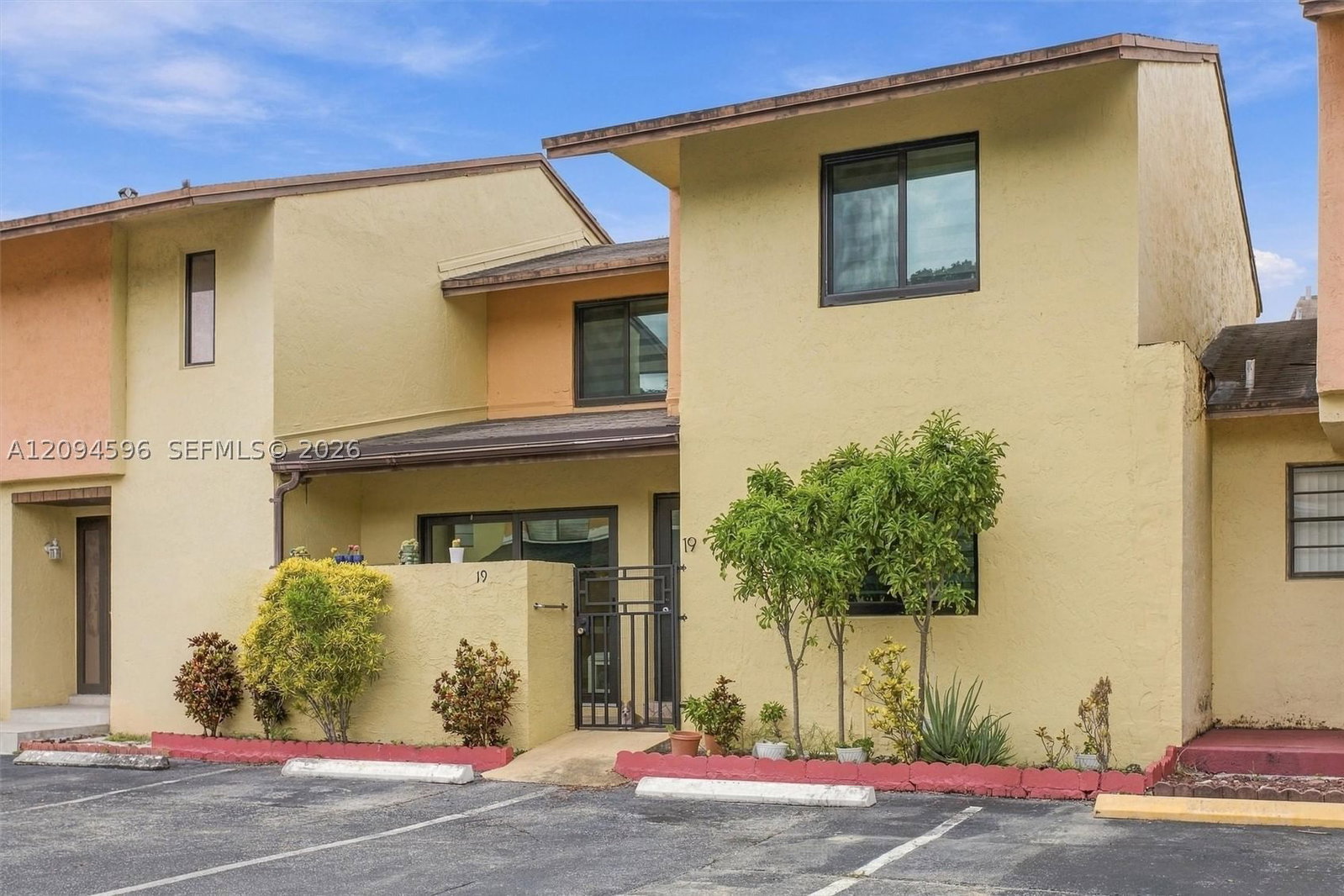 Real estate property located at 9670 Fontainebleau Blvd #19, Miami-dade, 9670 Golfview Villas Cond, Miami, FL