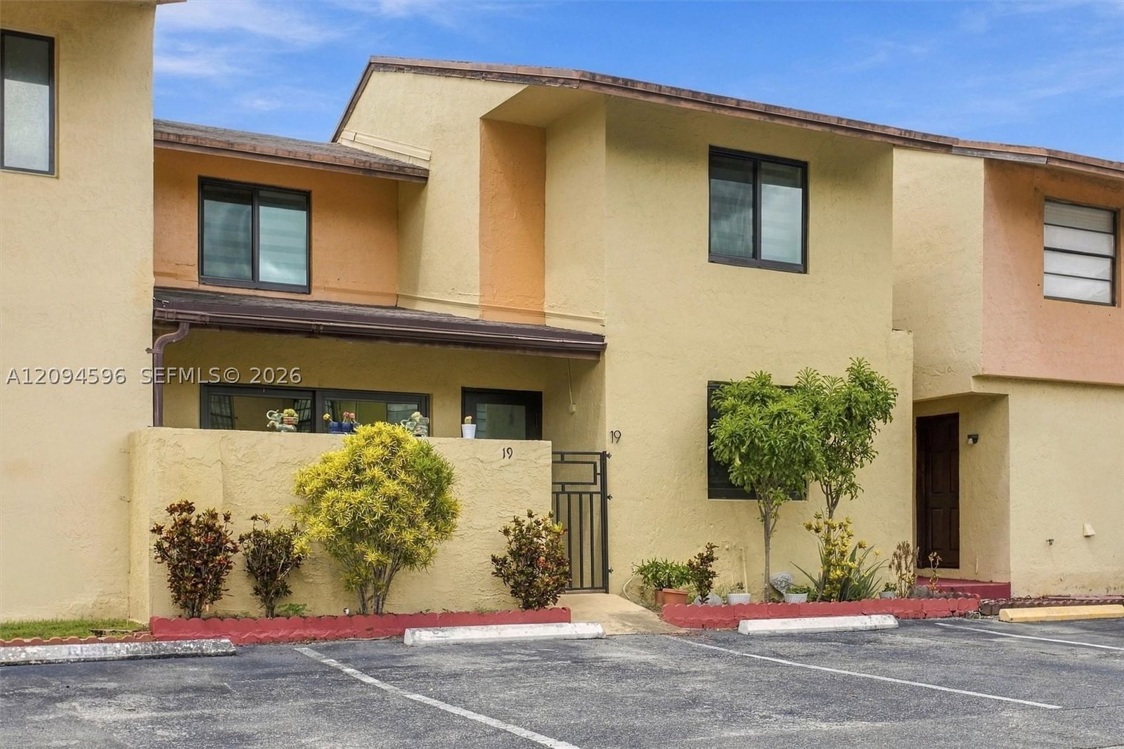 Real estate property located at 9670 Fontainebleau Blvd #19, Miami-dade, 9670 Golfview Villas Cond, Miami, FL