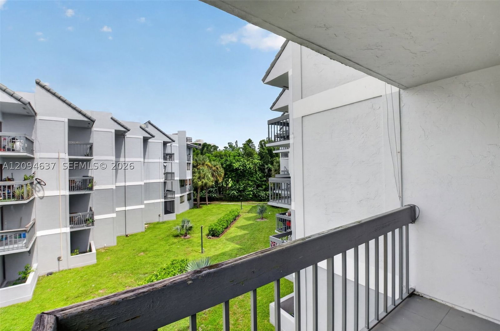 Real estate property located at 1880 Congress Ave #301, Palm Beach, Presidential Golfview Con, West Palm Beach, FL