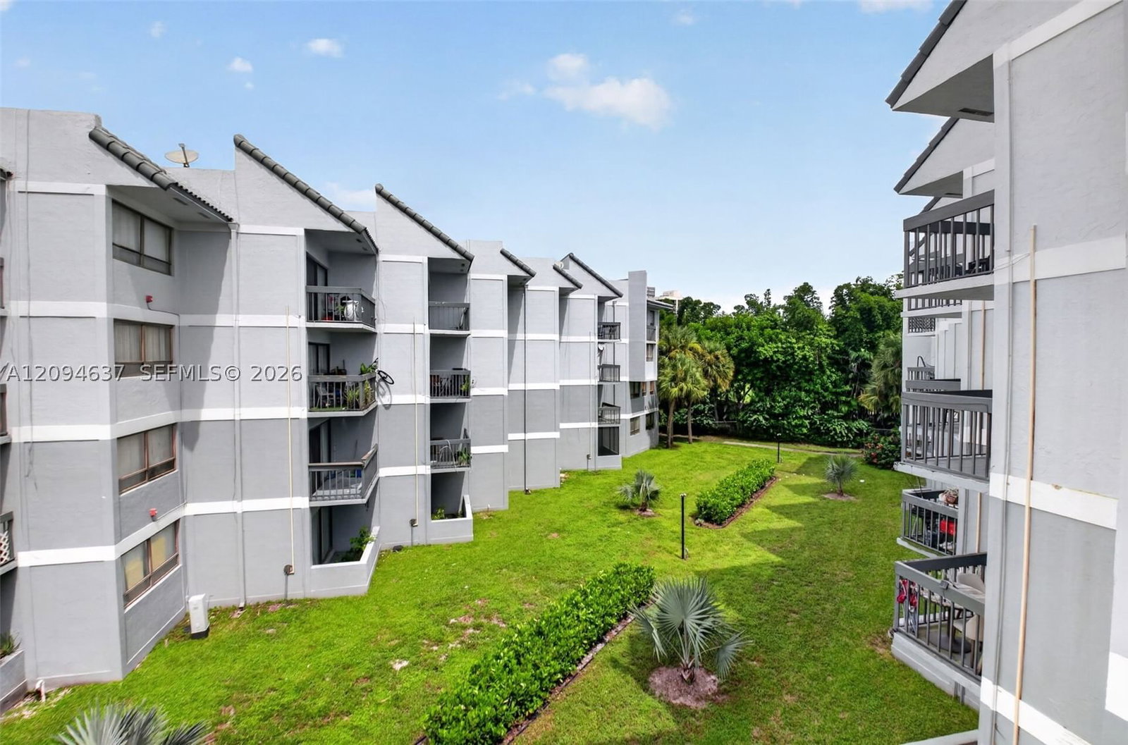 Real estate property located at 1880 Congress Ave #301, Palm Beach, Presidential Golfview Con, West Palm Beach, FL