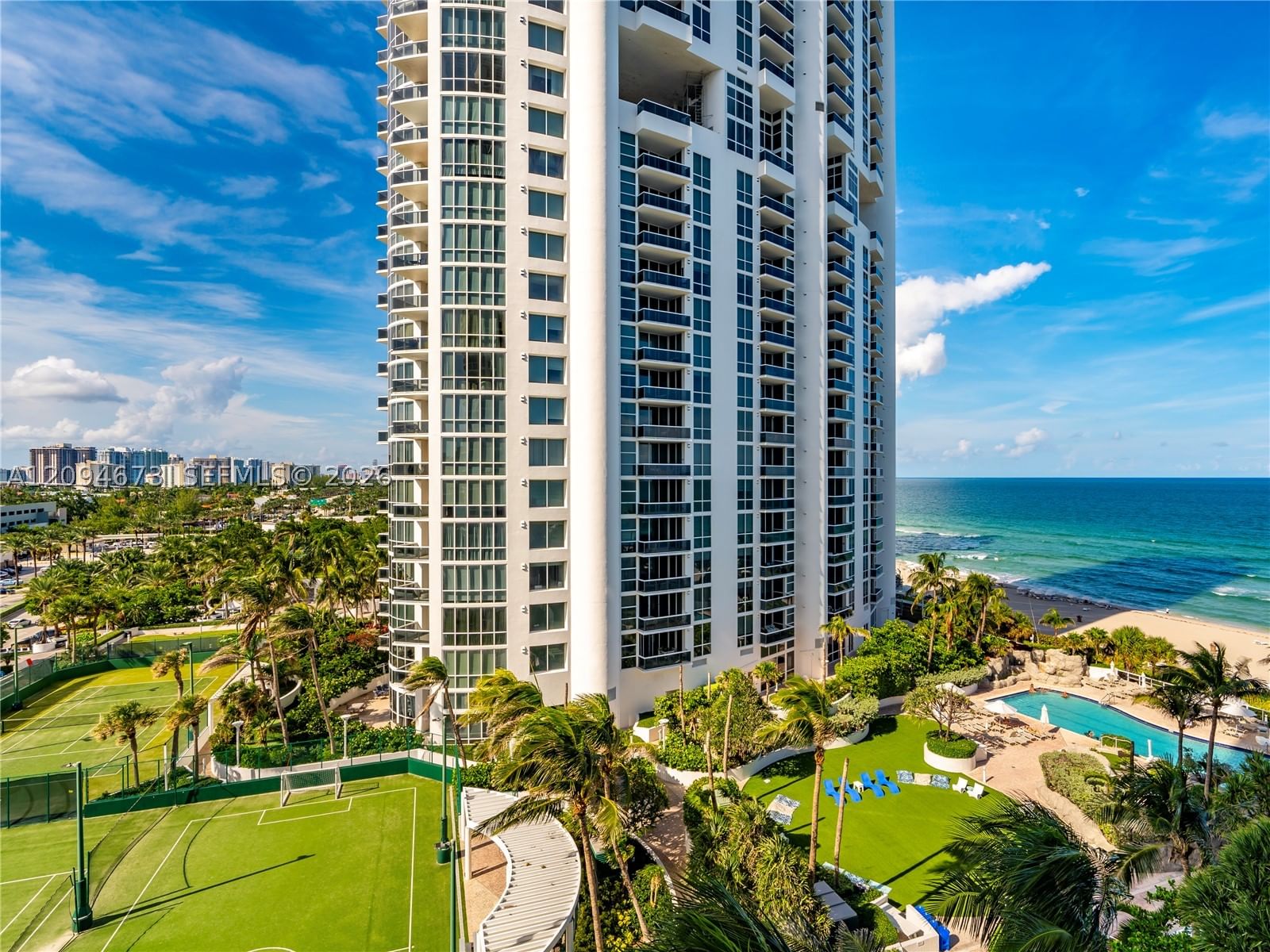 Real estate property located at 18001 Collins Ave #606, Miami-dade, Trump International Sones, Sunny Isles Beach, FL