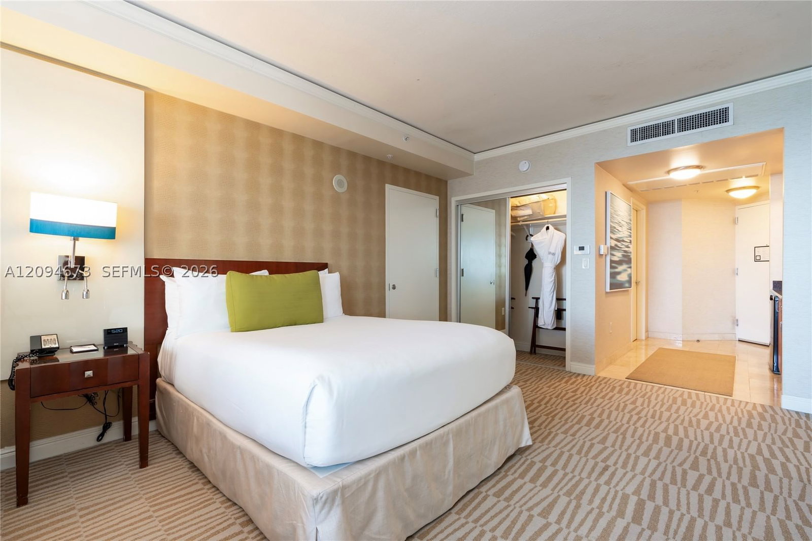 Real estate property located at 18001 Collins Ave #606, Miami-dade, Trump International Sones, Sunny Isles Beach, FL