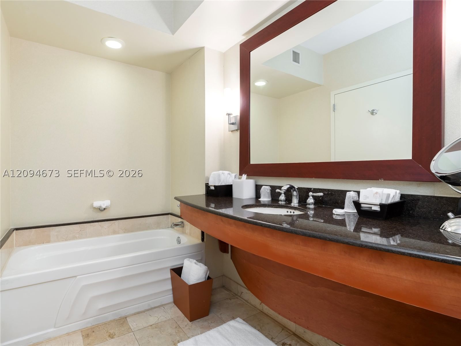 Real estate property located at 18001 Collins Ave #606, Miami-dade, Trump International Sones, Sunny Isles Beach, FL