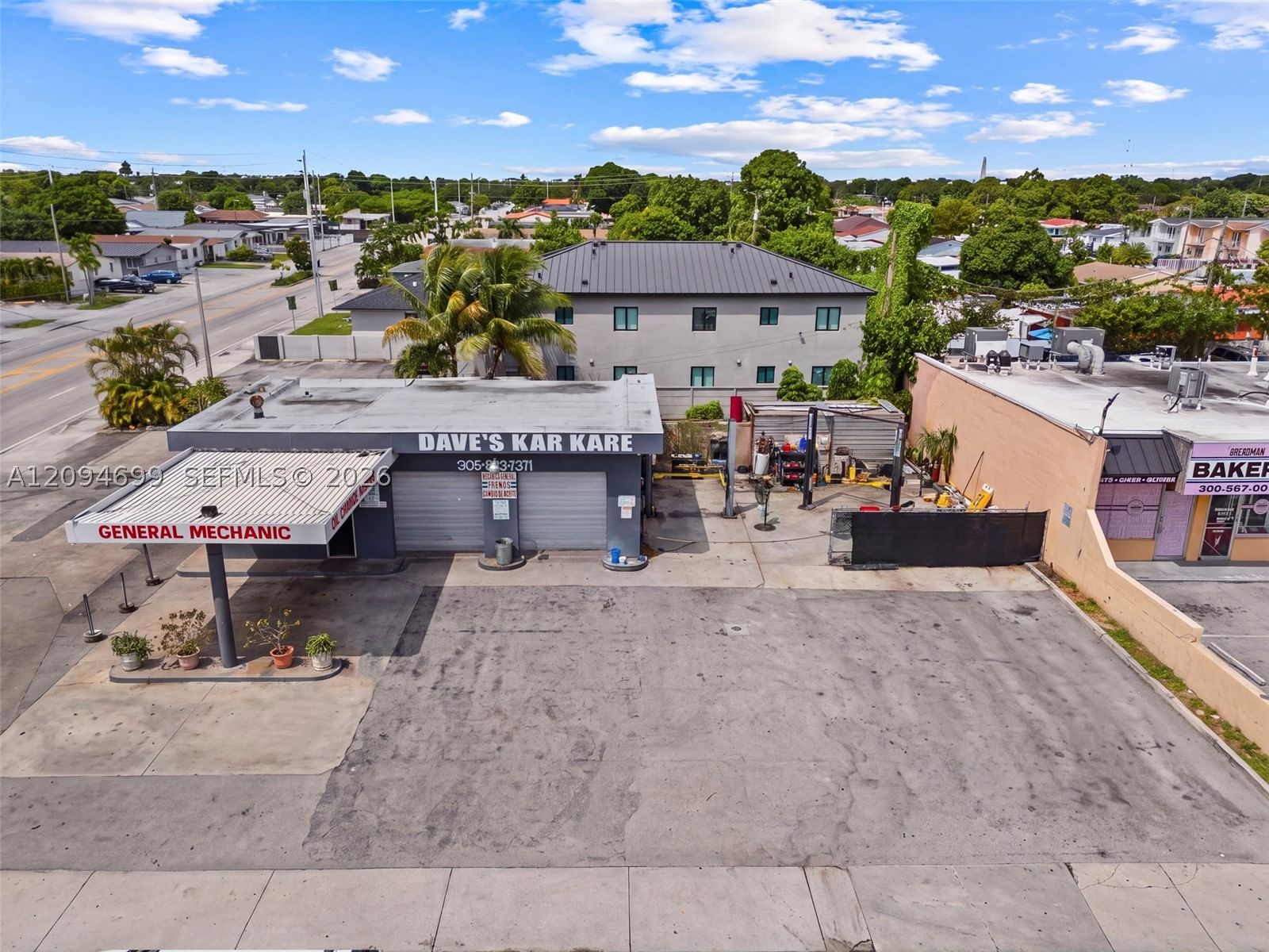Real estate property located at 4102 4th Ave, Miami-dade, Churchill Downs Resub, Hialeah, FL