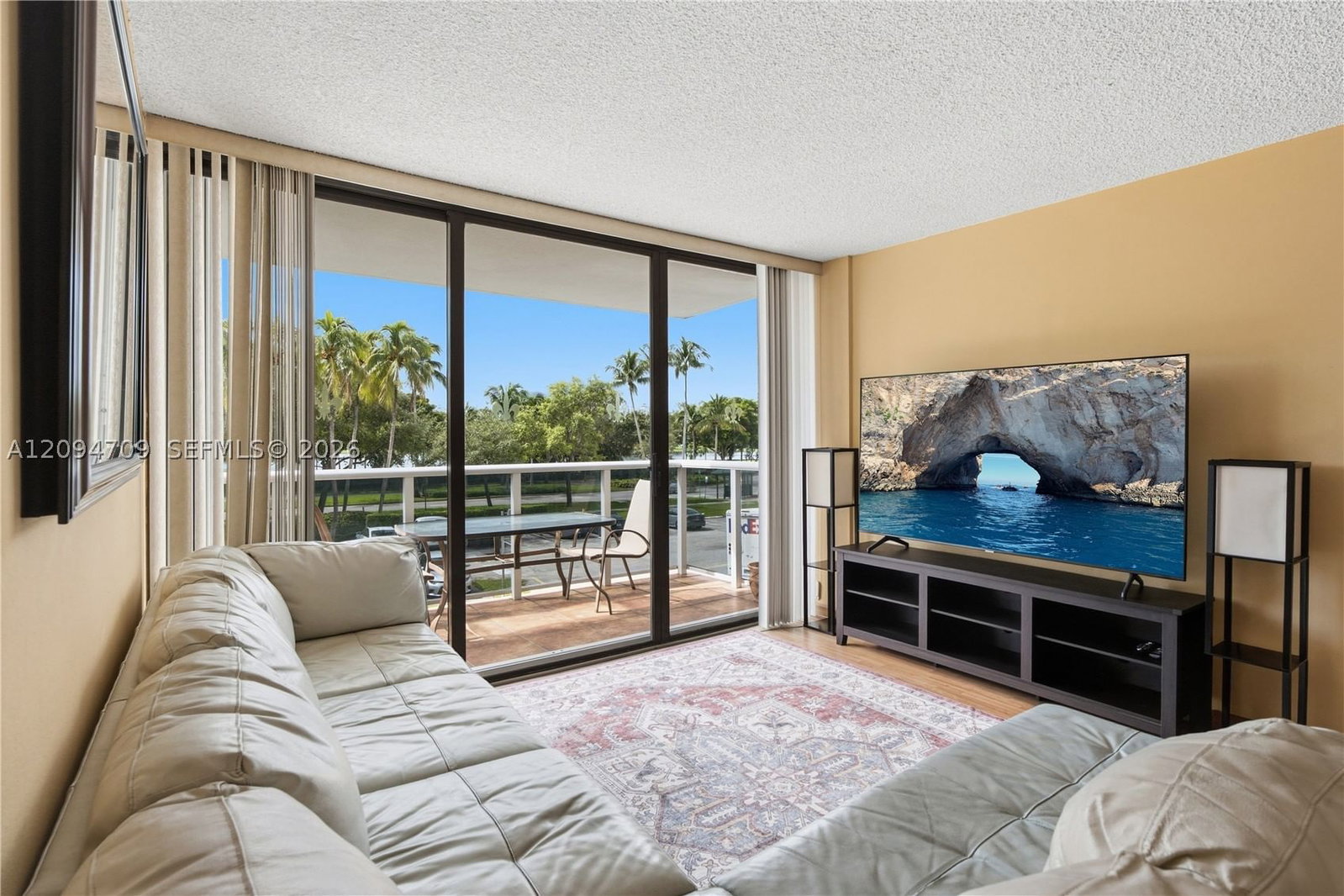 Real estate property located at 3675 Country Club Dr #204, Miami-dade, Aventura-eldorado Condo, Aventura, FL