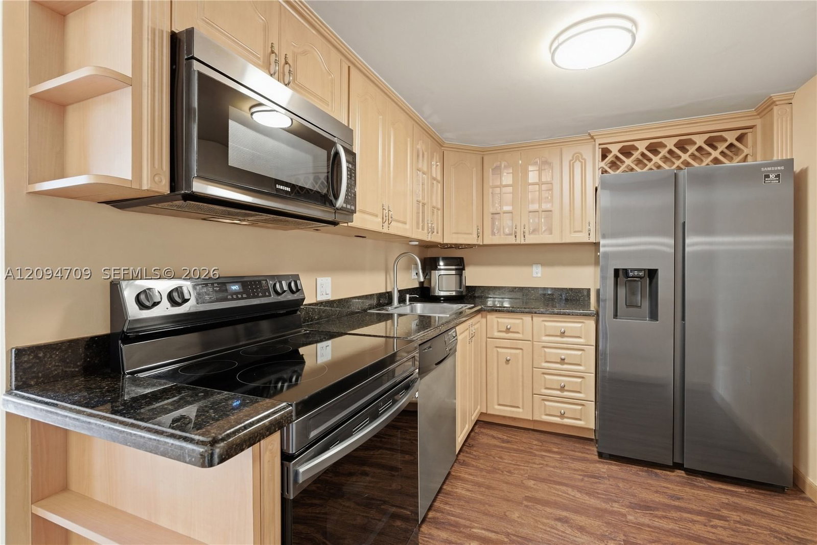 Real estate property located at 3675 Country Club Dr #204, Miami-dade, Aventura-eldorado Condo, Aventura, FL