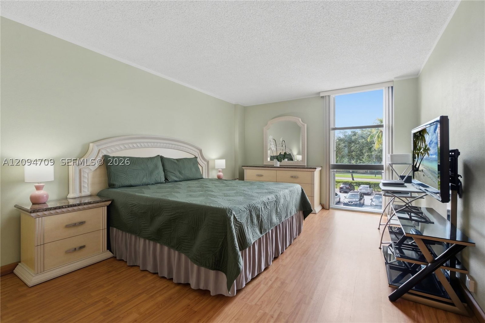 Real estate property located at 3675 Country Club Dr #204, Miami-dade, Aventura-eldorado Condo, Aventura, FL