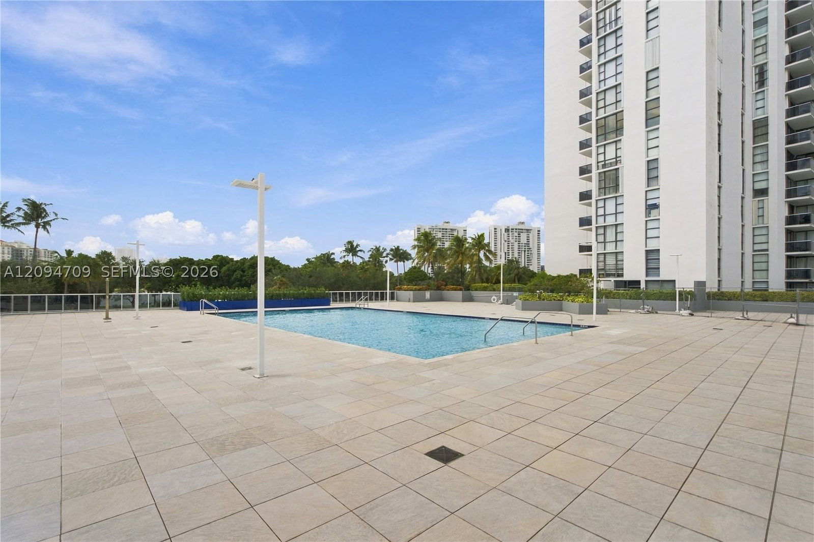 Real estate property located at 3675 Country Club Dr #204, Miami-dade, Aventura-eldorado Condo, Aventura, FL
