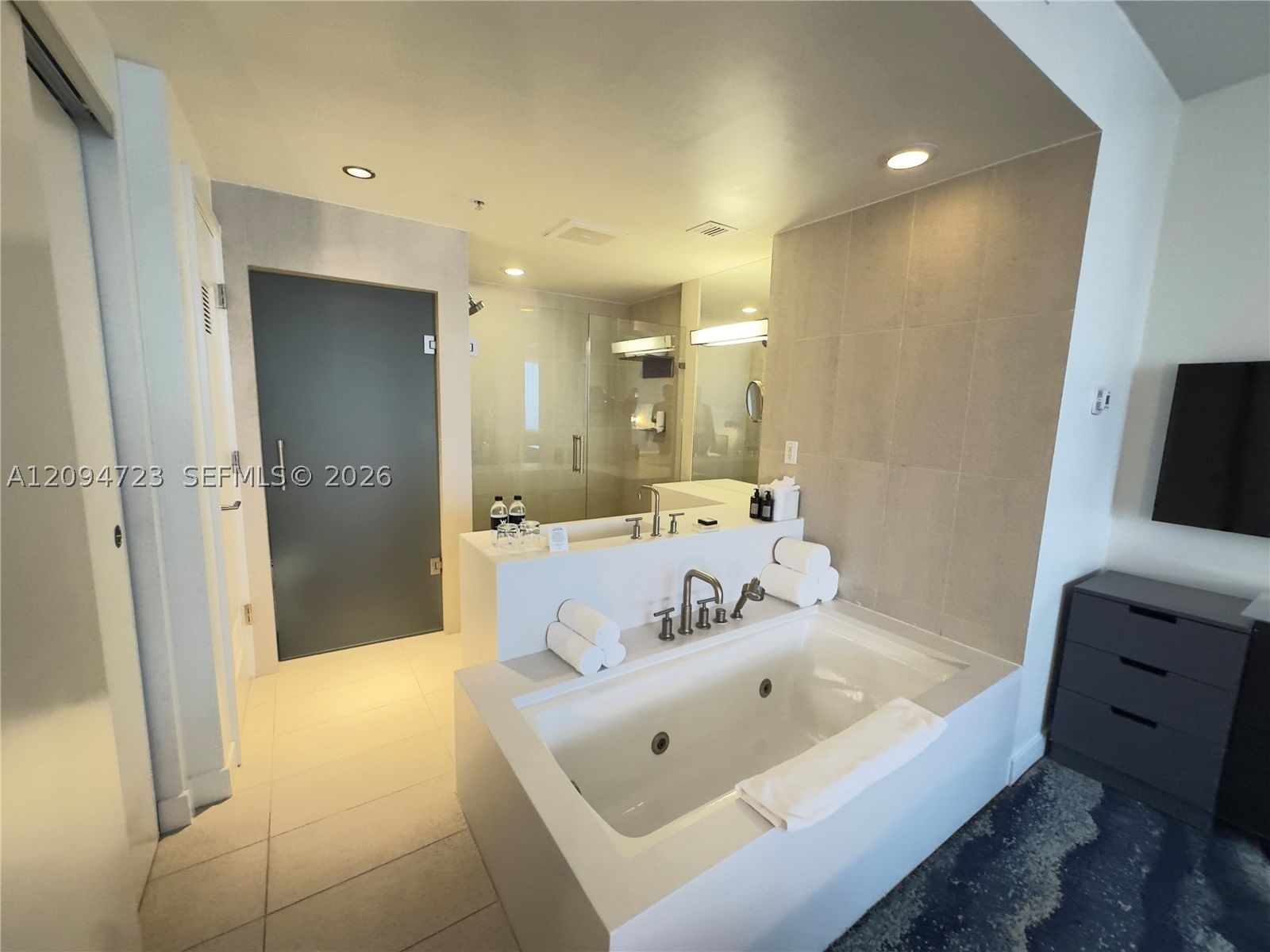Real estate property located at 3101 Bayshore Dr #2202, Broward, Fort Lauderdale Residence, Fort Lauderdale, FL