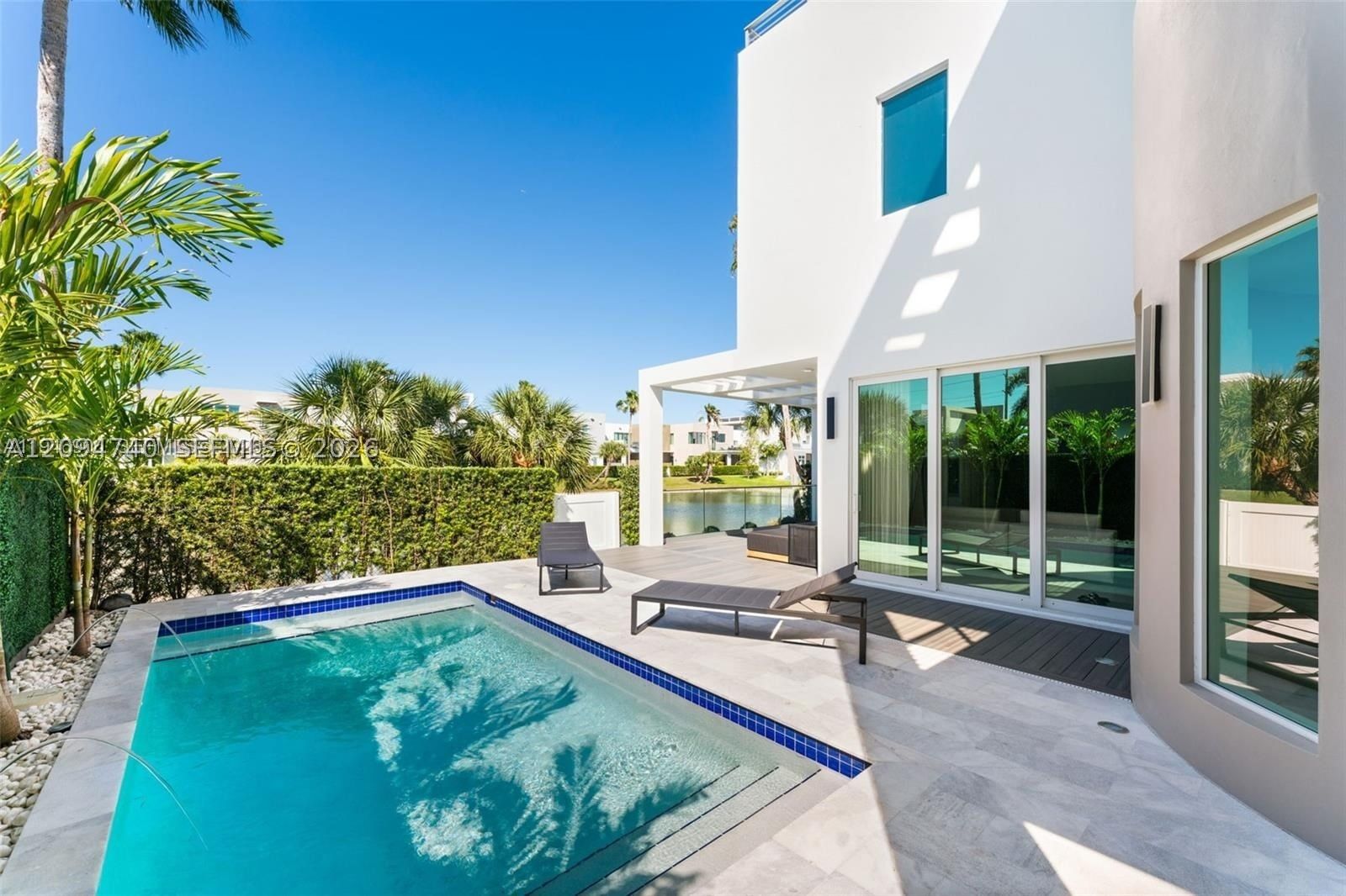Real estate property located at 10561 67th Ter, Miami-dade, Grand Floridian Estates, Doral, FL
