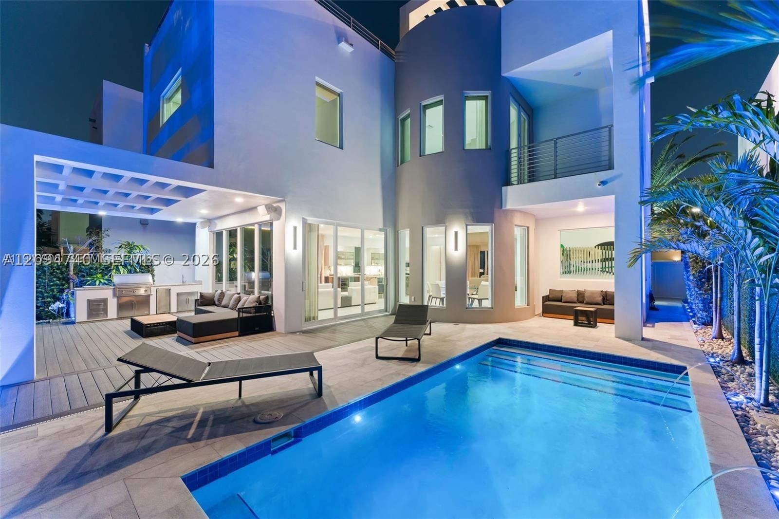 Real estate property located at 10561 67th Ter, Miami-dade, Grand Floridian Estates, Doral, FL