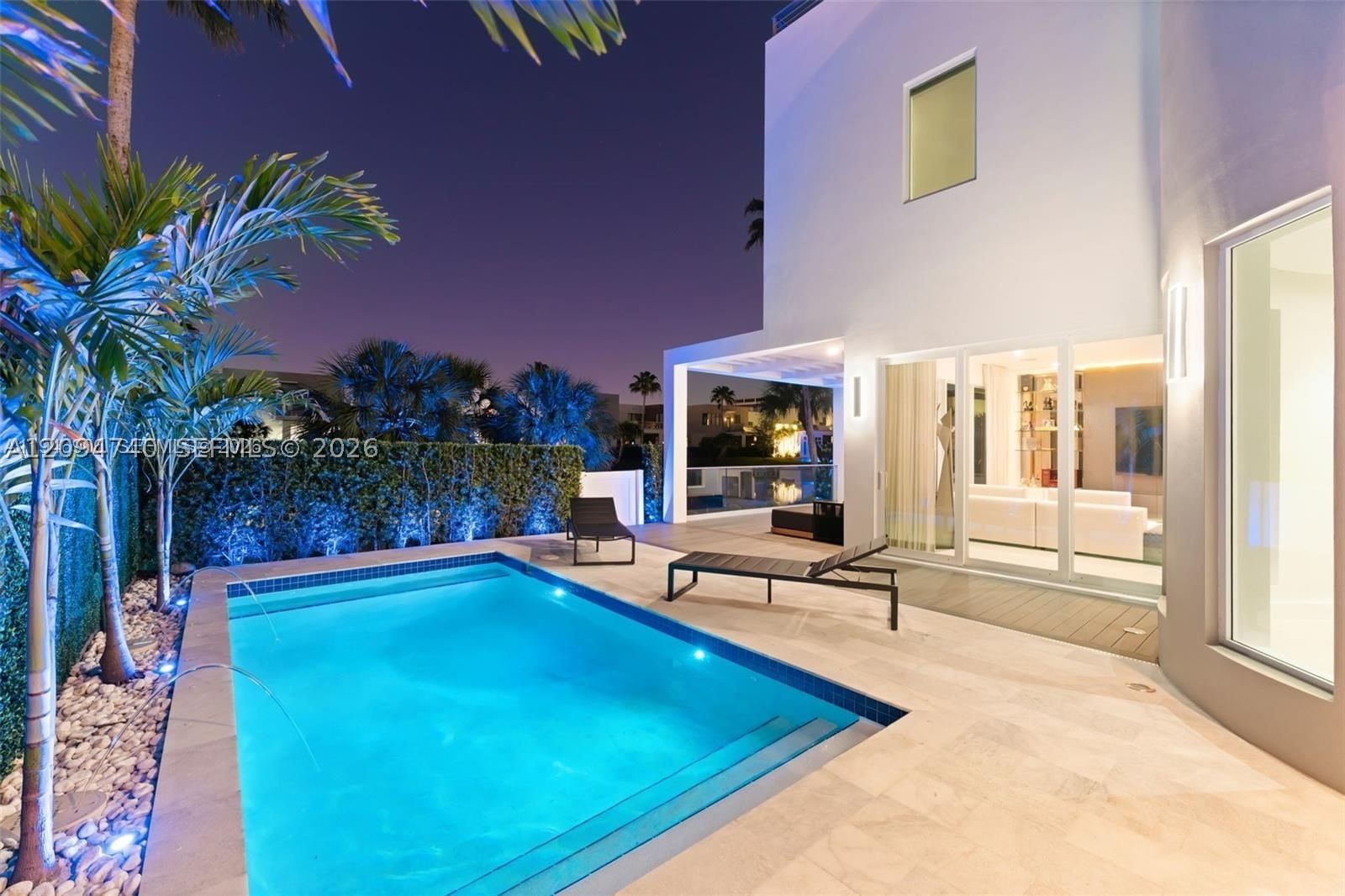 Real estate property located at 10561 67th Ter, Miami-dade, Grand Floridian Estates, Doral, FL