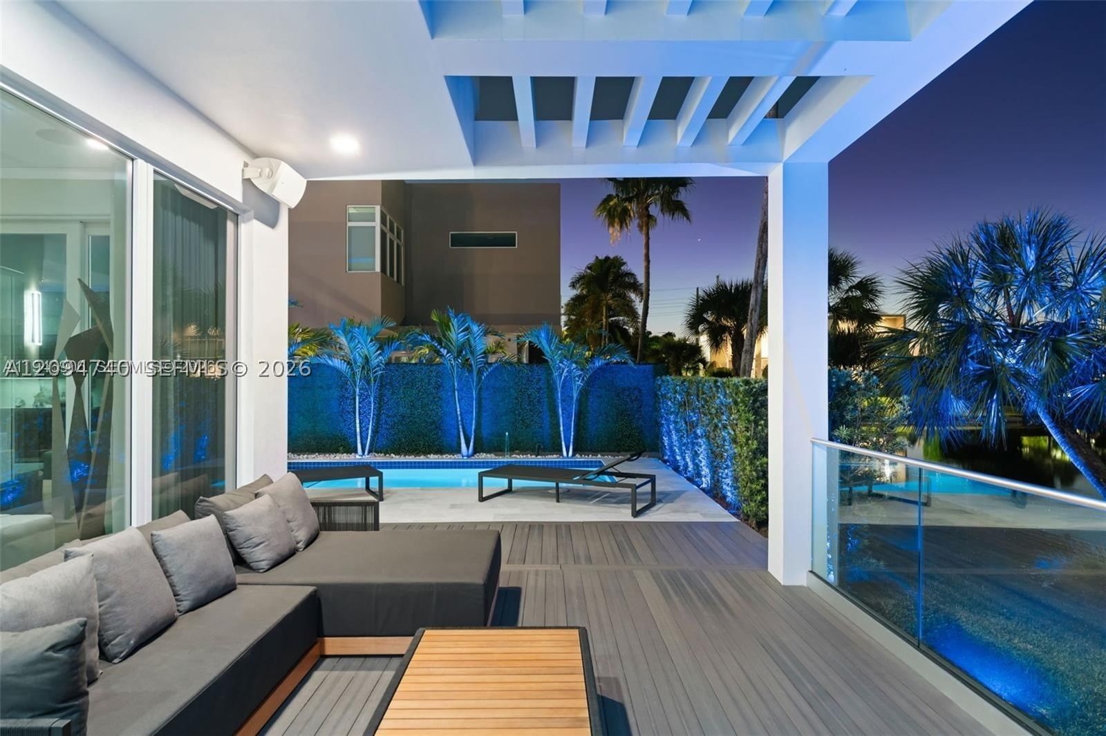 Real estate property located at 10561 67th Ter, Miami-dade, Grand Floridian Estates, Doral, FL