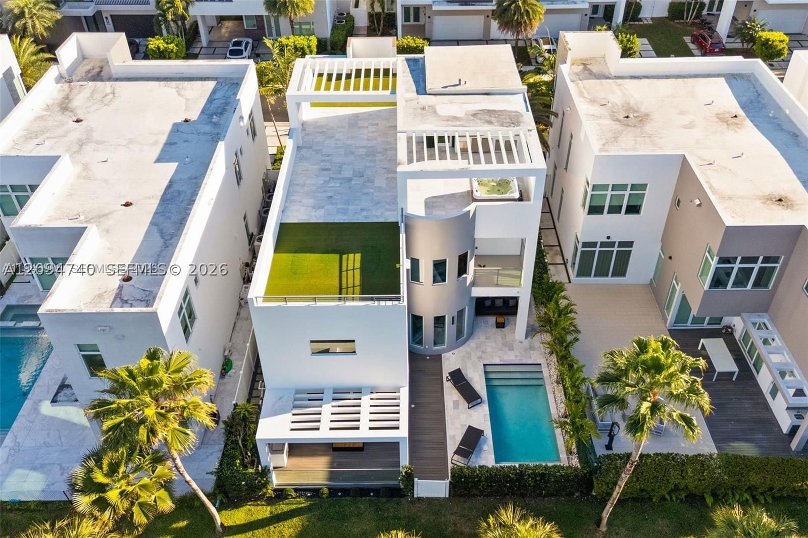 Real estate property located at 10561 67th Ter, Miami-dade, Grand Floridian Estates, Doral, FL