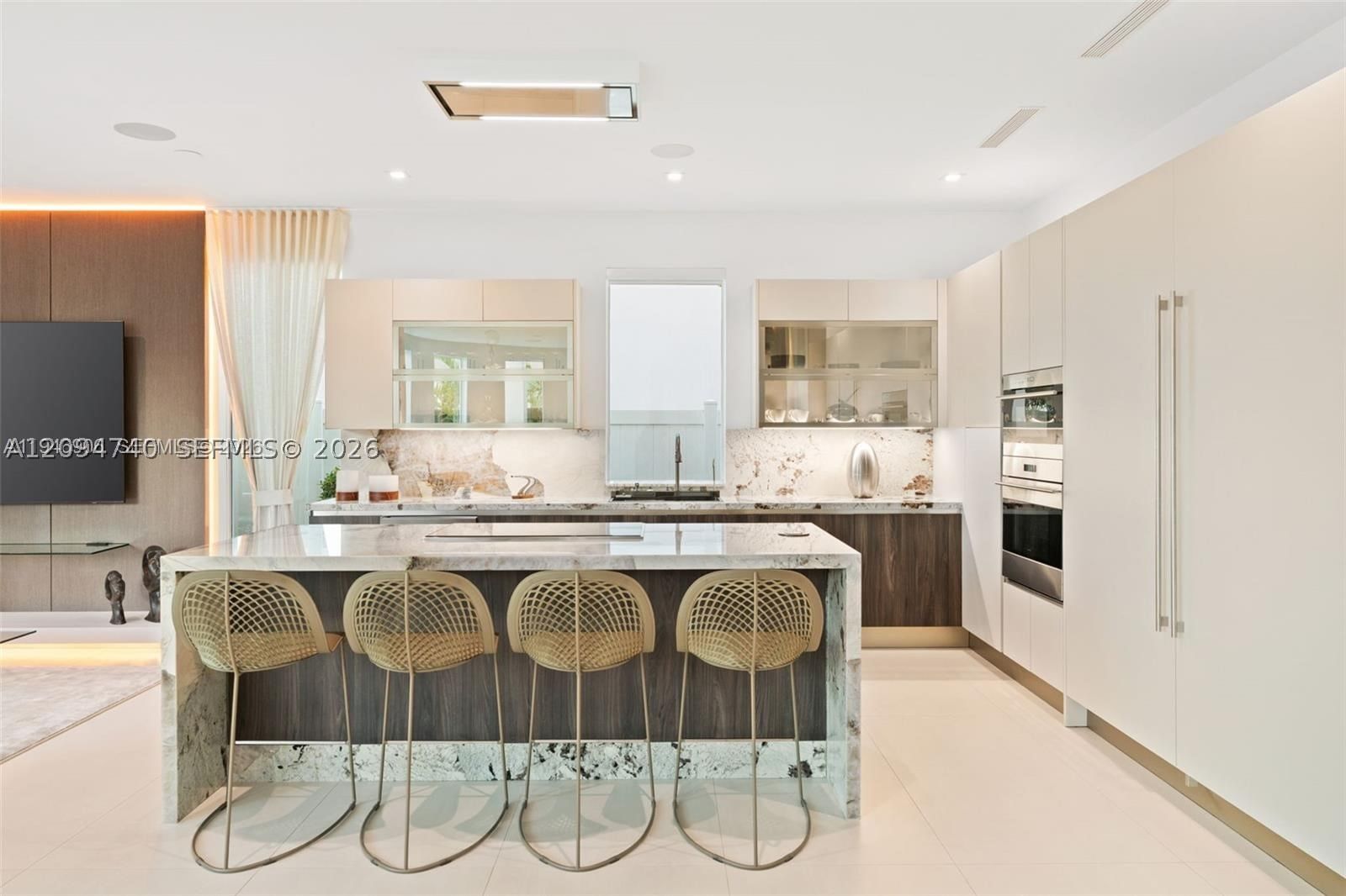Real estate property located at 10561 67th Ter, Miami-dade, Grand Floridian Estates, Doral, FL