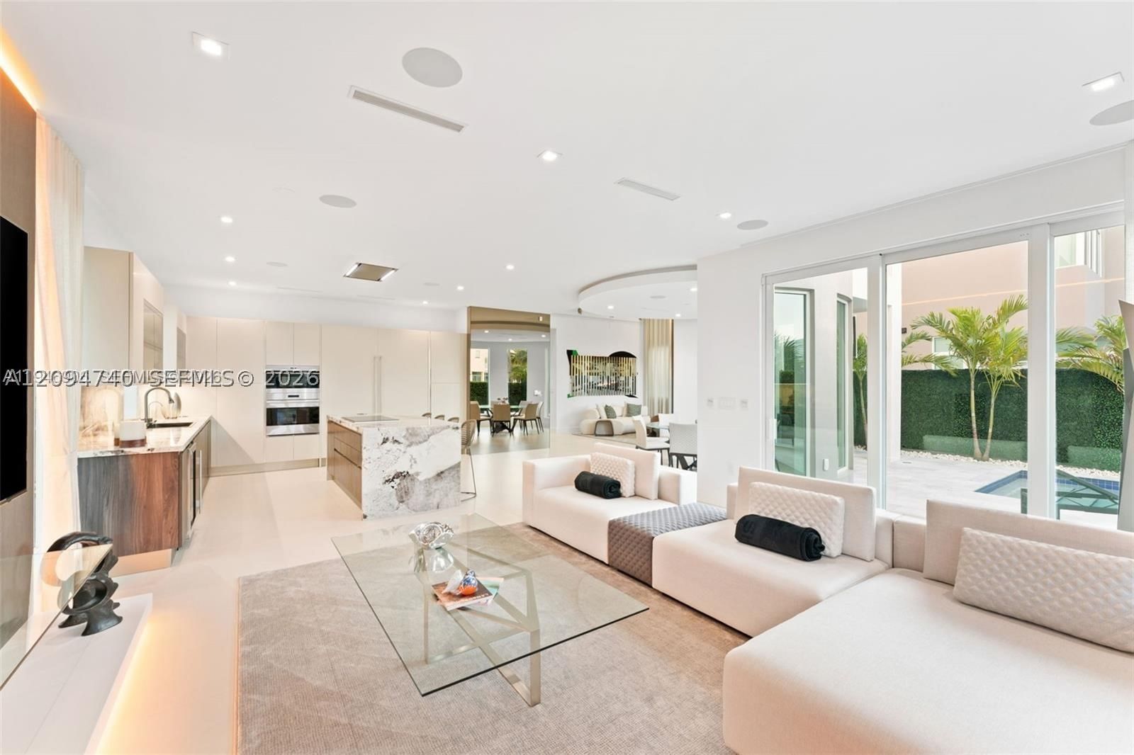 Real estate property located at 10561 67th Ter, Miami-dade, Grand Floridian Estates, Doral, FL