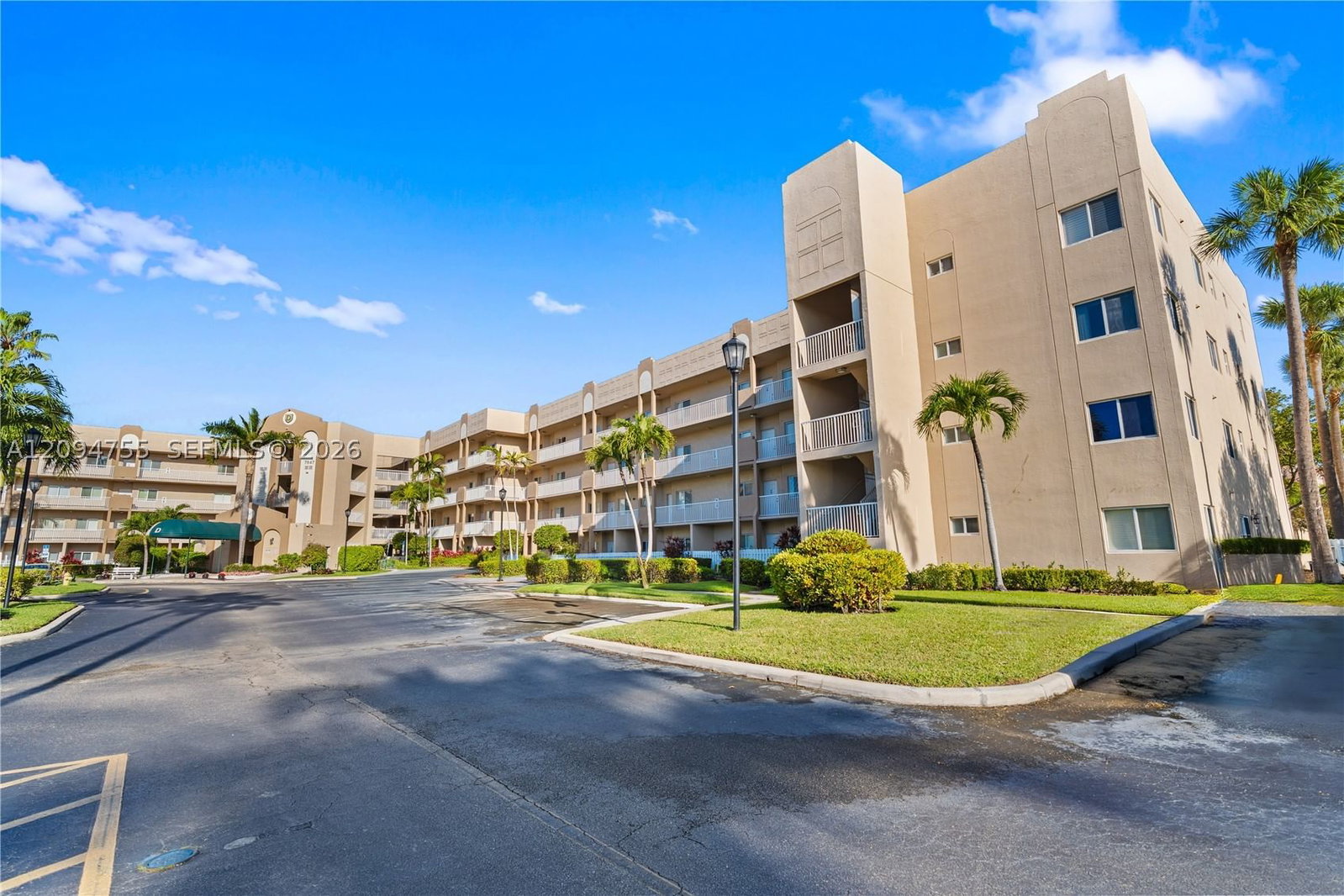 Real estate property located at 7647 Southampton Ter #314, Broward, Southampton Condominium, Tamarac, FL