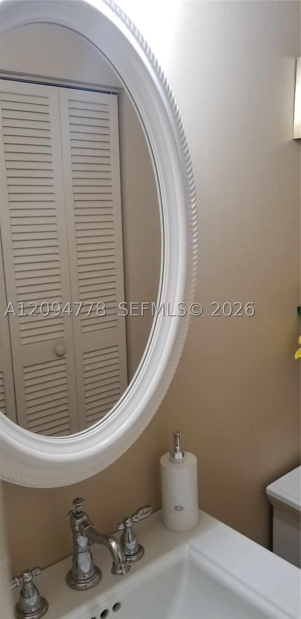 Real estate property located at 5300 Washington St H233, Broward, Beverly Hills Condo Numbe, Hollywood, FL