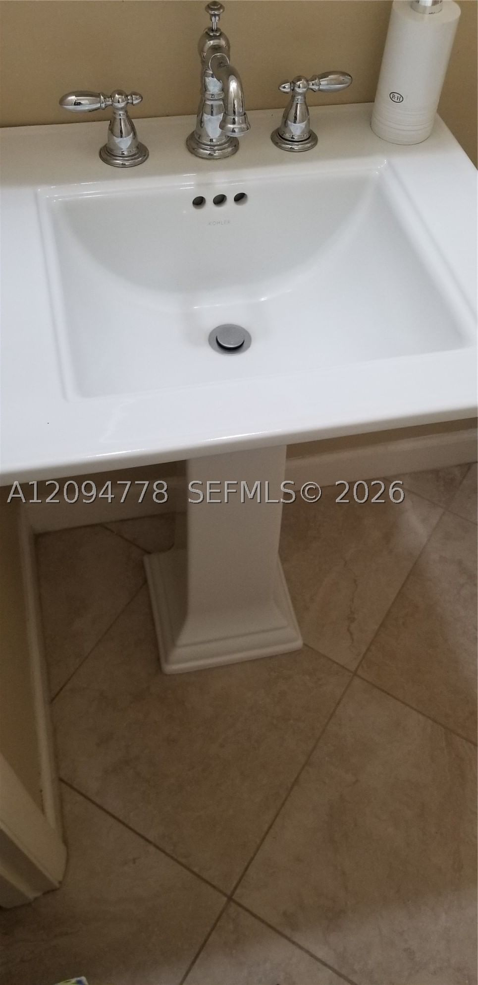Real estate property located at 5300 Washington St H233, Broward, Beverly Hills Condo Numbe, Hollywood, FL