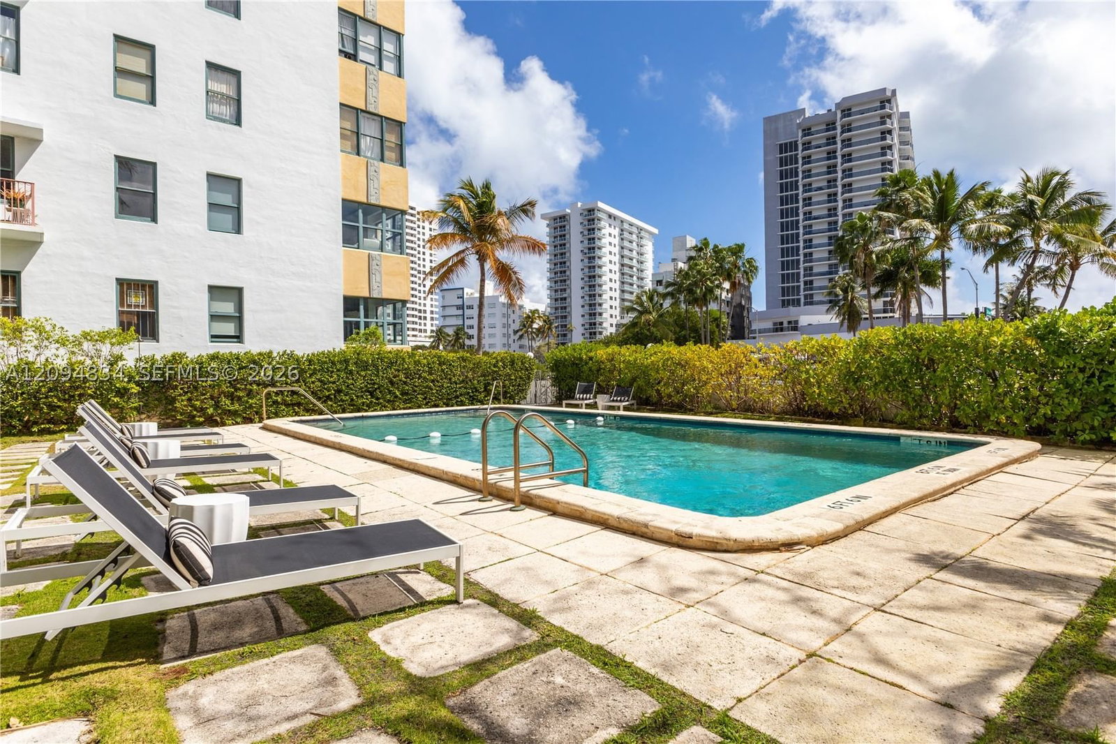 Real estate property located at 2421 Lake Pancoast Dr #3B, Miami-dade, Helen Mar Condo, Miami Beach, FL