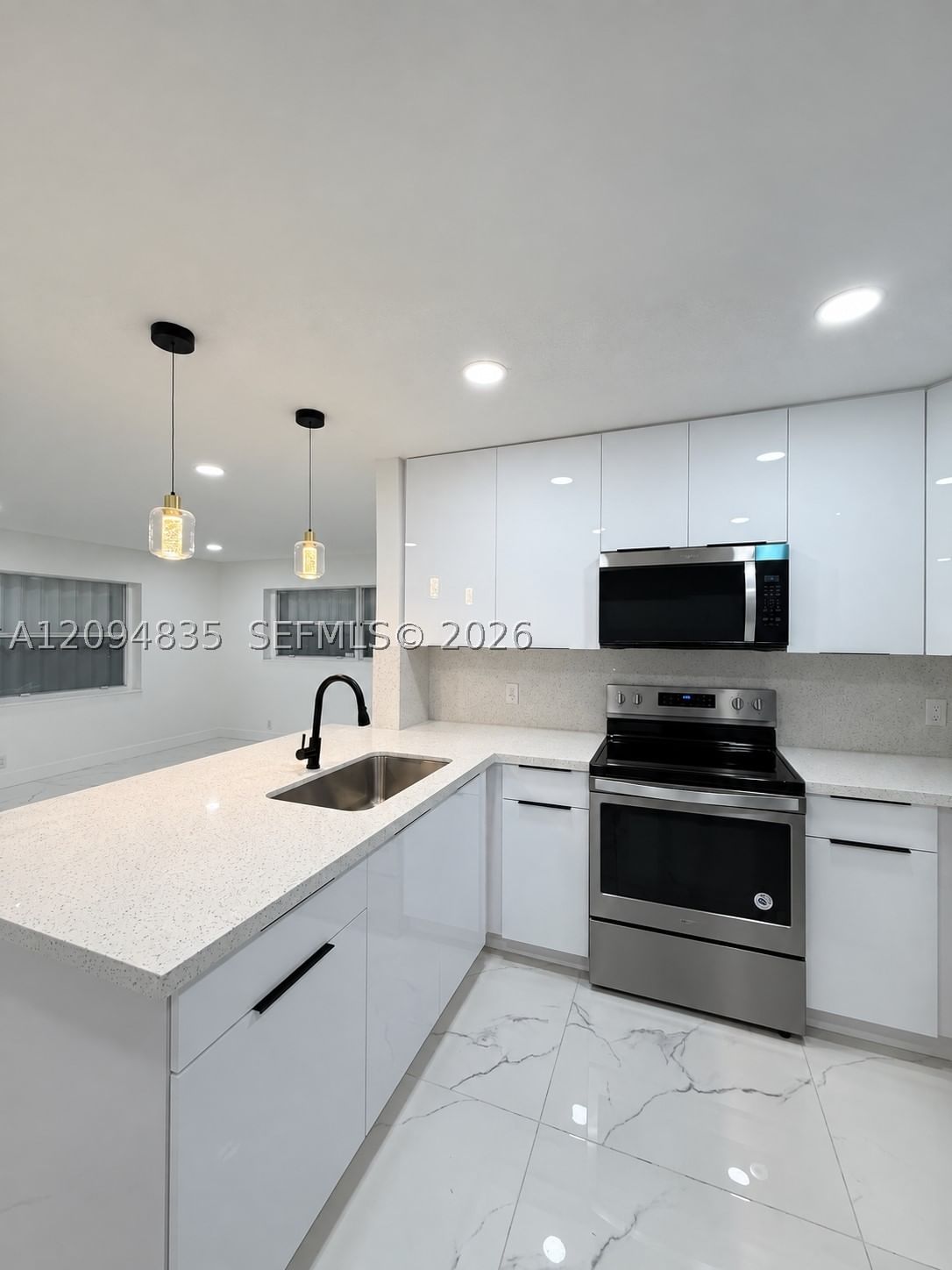 Real estate property located at 2610 Pierce St, Broward, Hollywood Little Ranches, Hollywood, FL