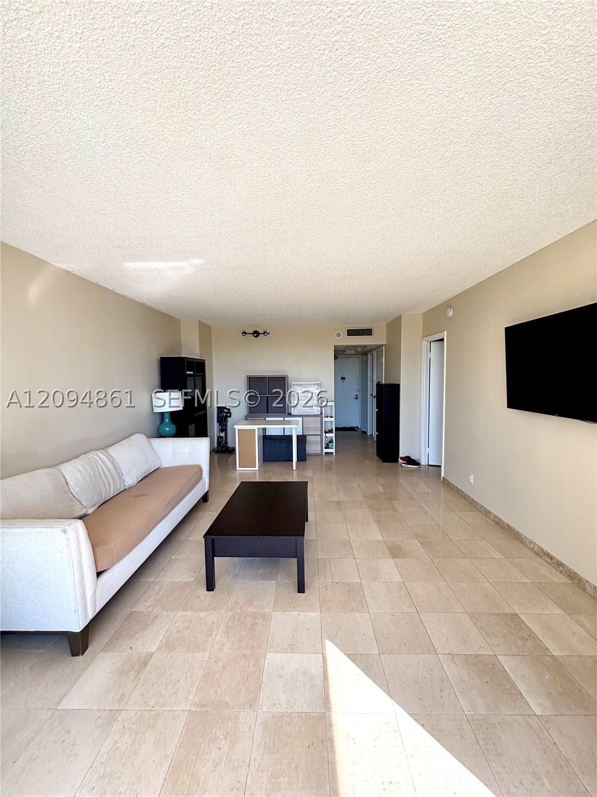 Real estate property located at 20301 Country Club Dr #1025, Miami-dade, Coronado Condo- Tower Ii, Aventura, FL