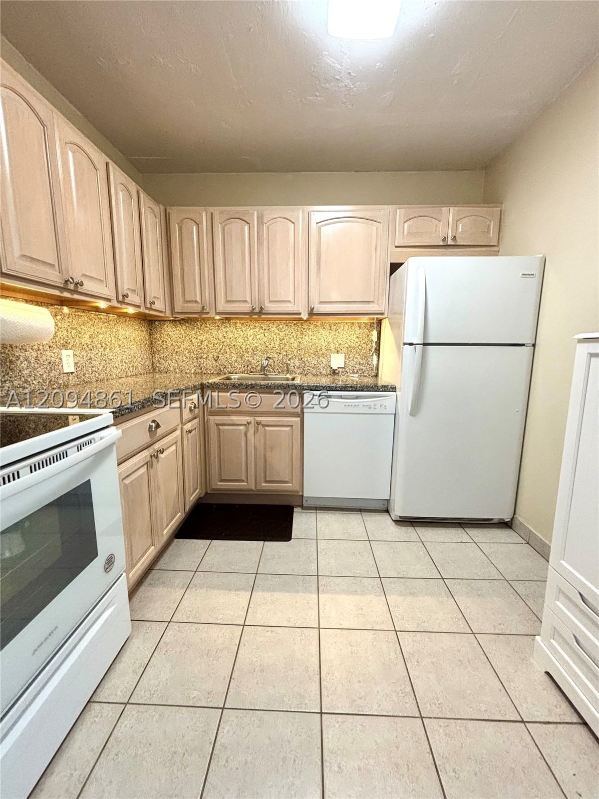 Real estate property located at 20301 Country Club Dr #1025, Miami-dade, Coronado Condo- Tower Ii, Aventura, FL
