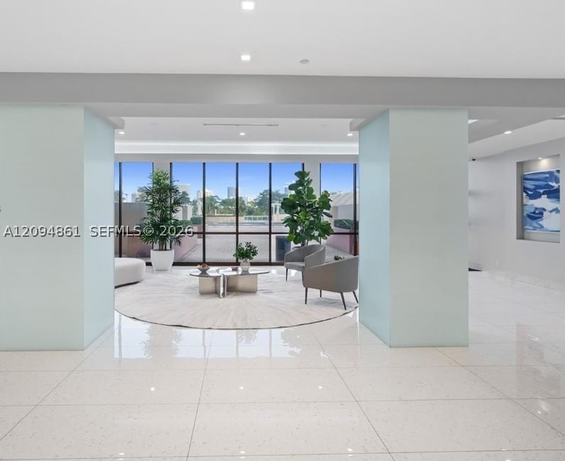 Real estate property located at 20301 Country Club Dr #1025, Miami-dade, Coronado Condo- Tower Ii, Aventura, FL