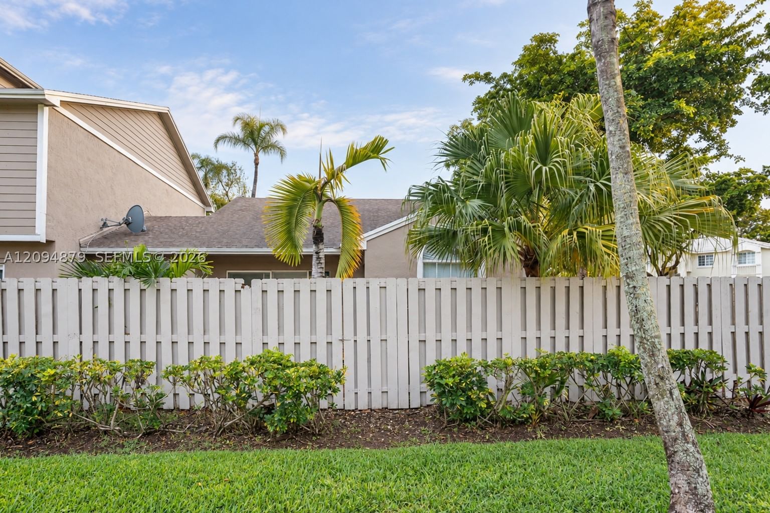Real estate property located at 12201 148th St #901, Miami-dade, Courtyards Of Deerwood Co, Miami, FL