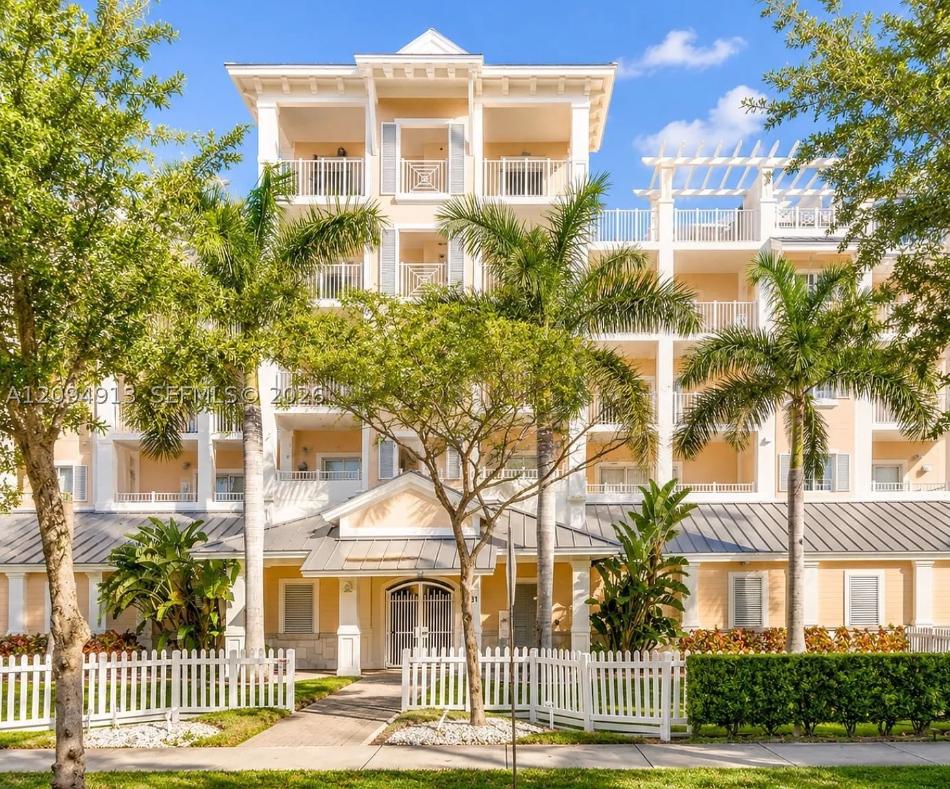 Real estate property located at 1931 2nd St #405, Broward, Island Breeze At Deerfiel, Deerfield Beach, FL