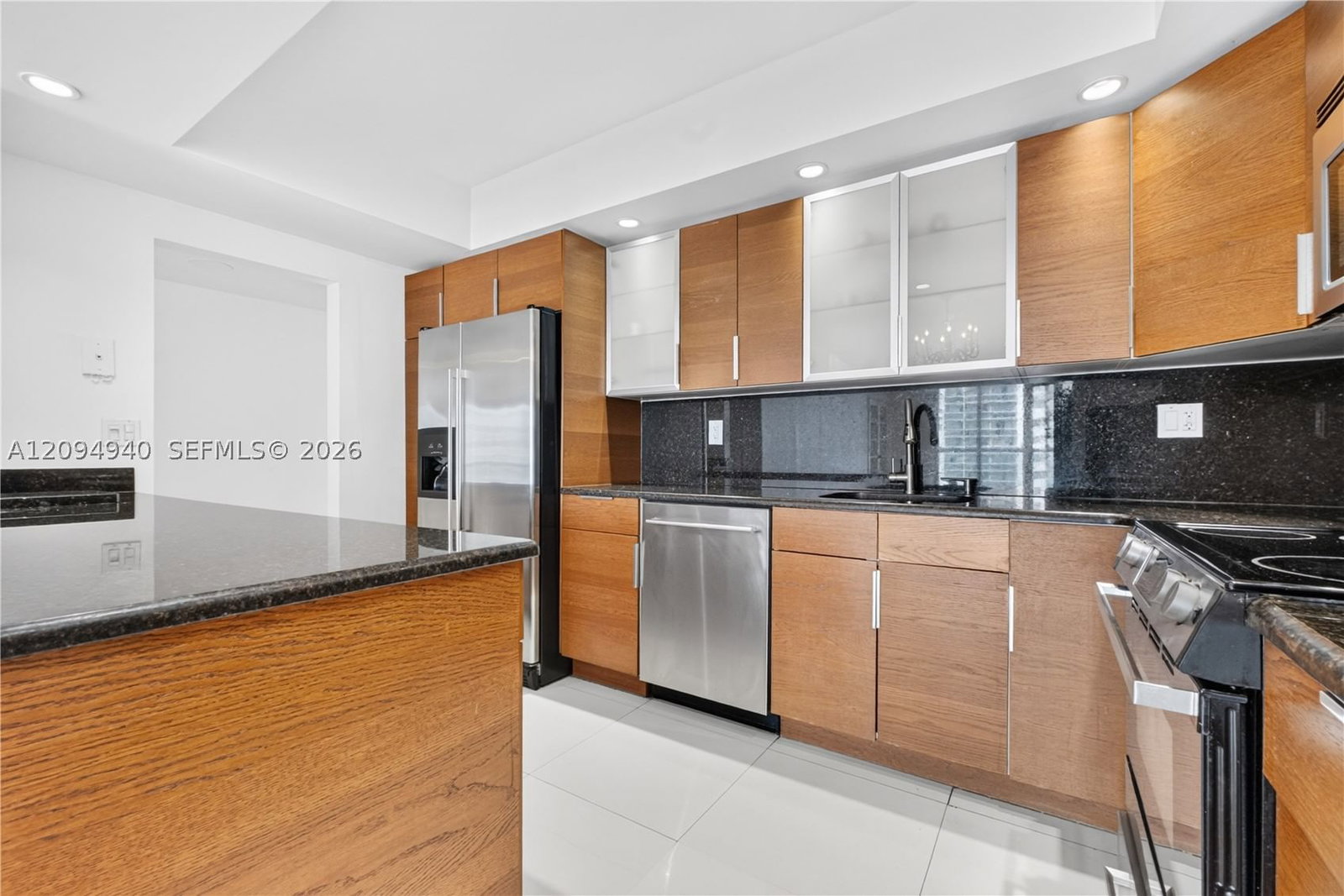 Real estate property located at 19380 Collins Ave #1103, Miami-dade, Oceanview Building B Cond, Sunny Isles Beach, FL