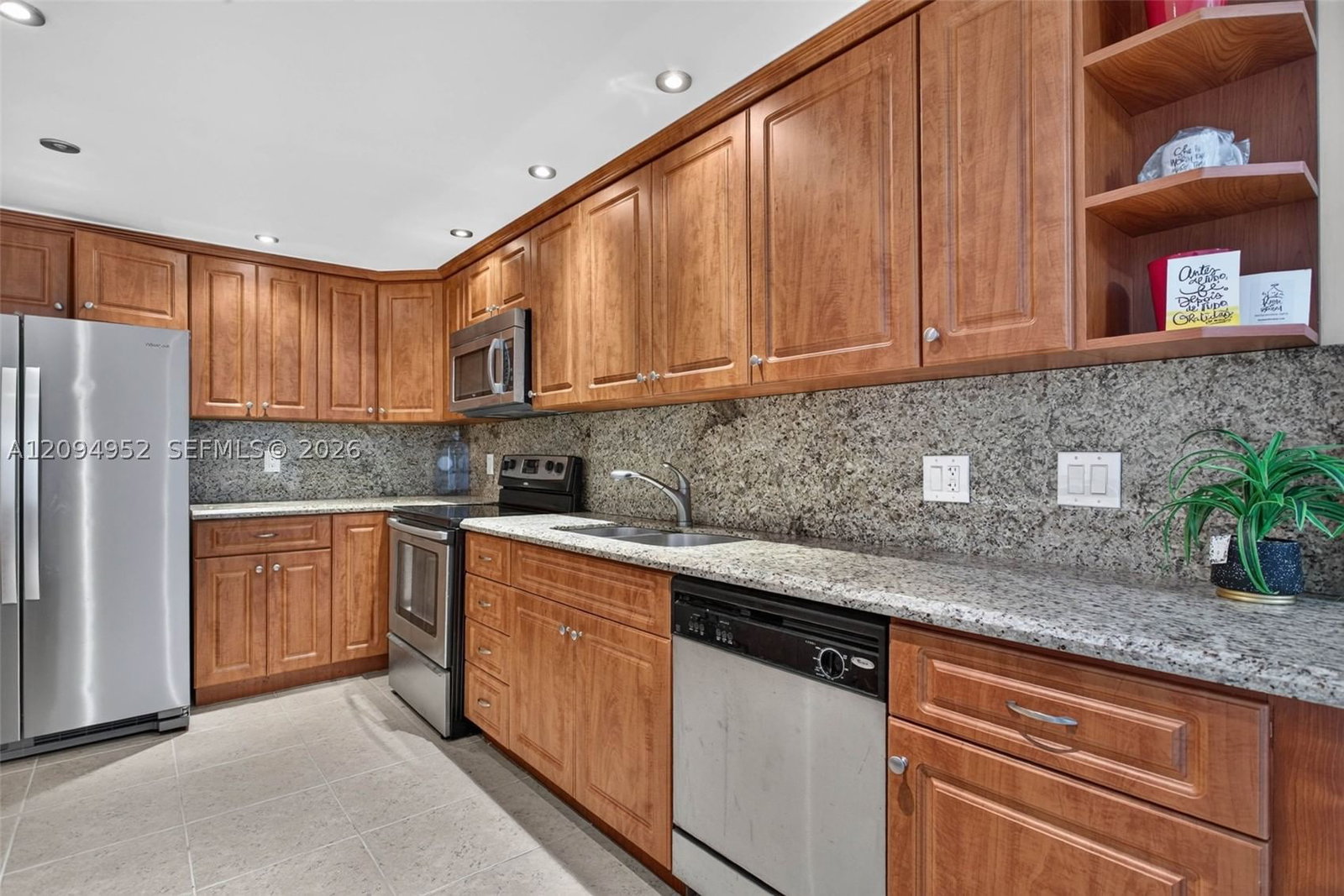 Real estate property located at 405 Ocean Blvd #615, Broward, Parliament House Condo, Pompano Beach, FL