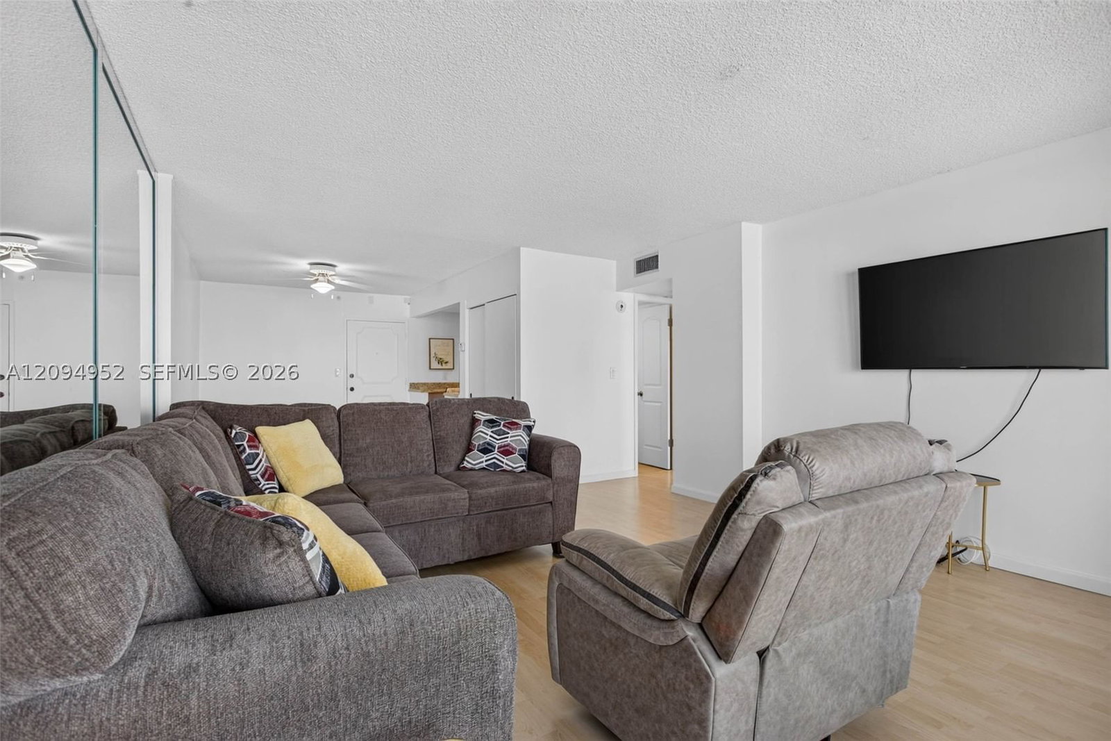 Real estate property located at 405 Ocean Blvd #615, Broward, Parliament House Condo, Pompano Beach, FL